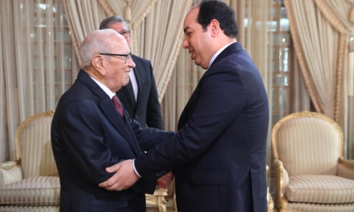 السبسي يجدد موقف تونس الداعي إلى ضرورة تجنّب التصعيد العسكري في ليبيا والإنهاء الفوري للاقتتال وحقن دماء أبناء الشعب الواحد