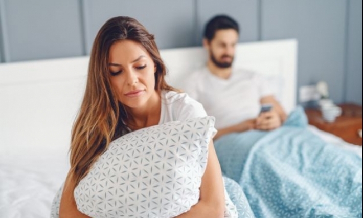 هل يساهم ضغط العمل في تقليل الرغبة الجنسية؟