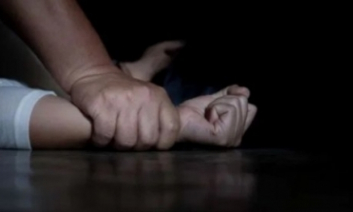 منزل بورقيبة: ايقاف شابين اغتصبا فتاة الــ14 سنة و صوراها عارية