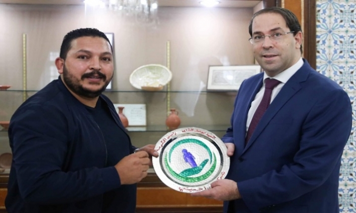 يوسف الشاهد يستقبل صاحب مشروع ''احميني'' 