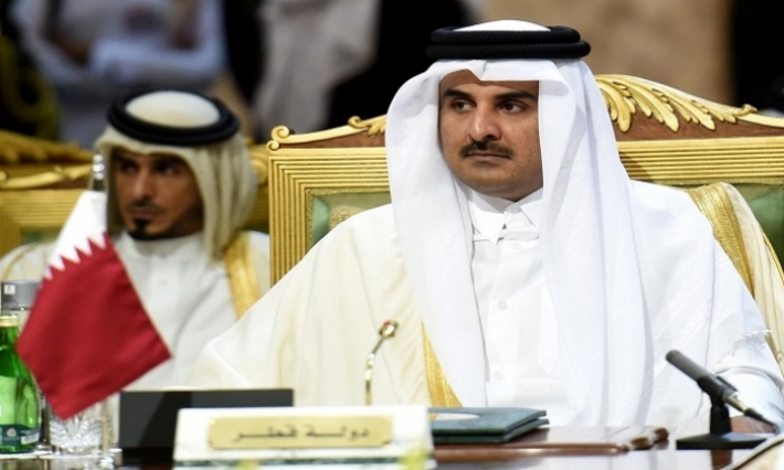 قبيل إلقائه كلمته: الأمير القطري يغادر البلاد التونسية