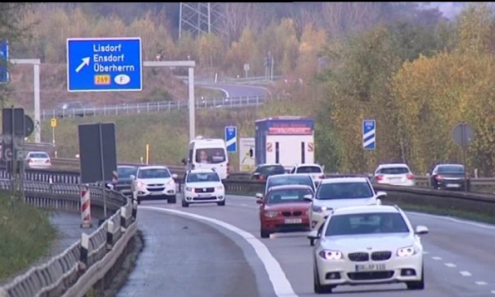 ألمانيا تغلق حدودها مع ثلاث دول 