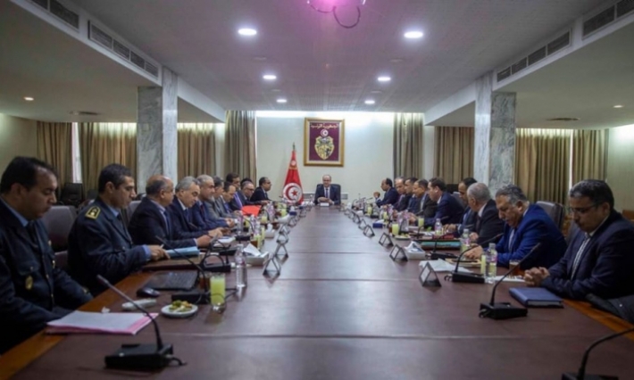 كورونا: رئيس الحكومة يشرف على جلسة عمل بمقرّ وزارة الداخلية