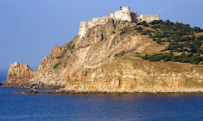 انتعاشة سياحية بطبرقة وعين دراهم 