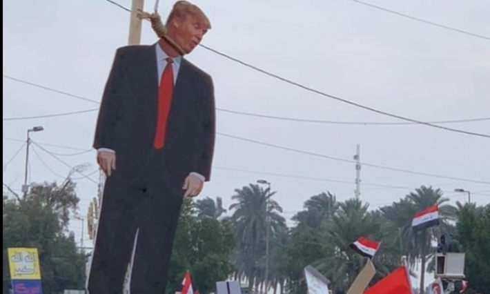 مشانق رمزية لترامب وجنود أمريكيين في بغداد في أربعينية سليماني 