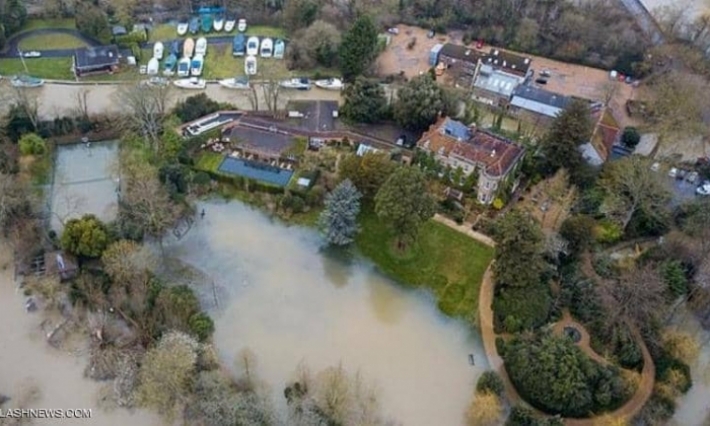 غرق منزل جورج وأمل كلوني