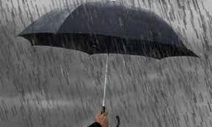 طقس ممطر مع رياح قوية اليوم