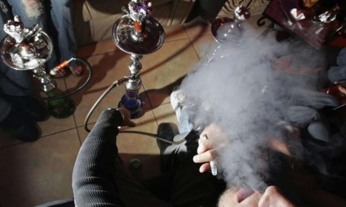 كورونا: وزارة الصحة تدعو إلى الابتعاد عن الشّيشة