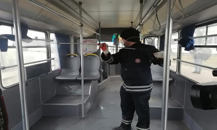 شركة النقل بالساحل تنطلق في تعقيم حافلاتها (صور) 