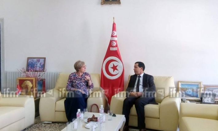 سفيرة بريطانيا بتونس تشجّع البريطانيين على زيارة الجنوب التونسي
