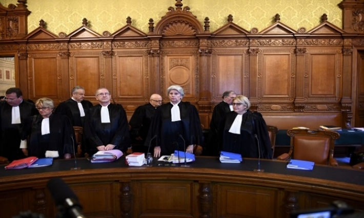 الحكومة الفرنسية متهمة بالقتل غير العمد وتعريض حياة المواطنين إلى الخطر 