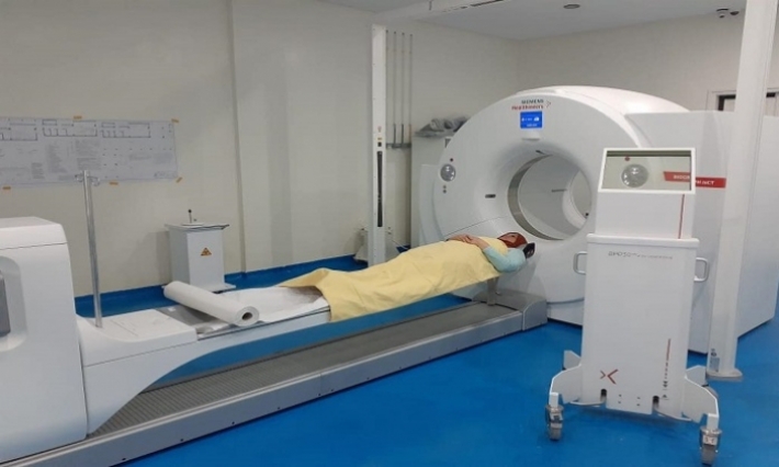 يوسف الشاهد: تركيز ثلاث آلات ''سكانار'' للكشف عن أمراض السرطان 