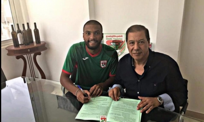 الملعب التونسي يعزز صفوفه بالمدافع المحوري وليد حسني 