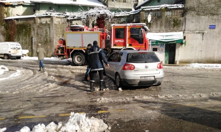 المدير الجهوي للحماية المدنية بجندوبة: تم إعادة فتح كافة الطرقات والأوضاع مستقرة