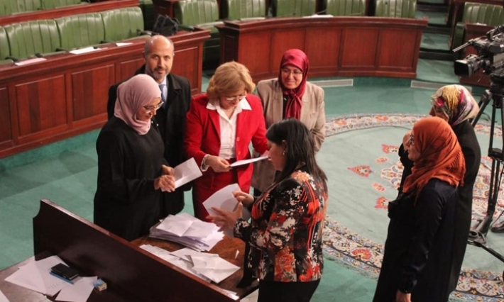 الجلسة العامة المسائية للبرلمان تفشل مجددا في انتخاب أعضاء المحكمة الدستورية