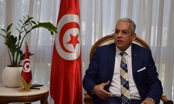 وزير التجهيز يودع منظوريه بالخط العربي  (صورة)