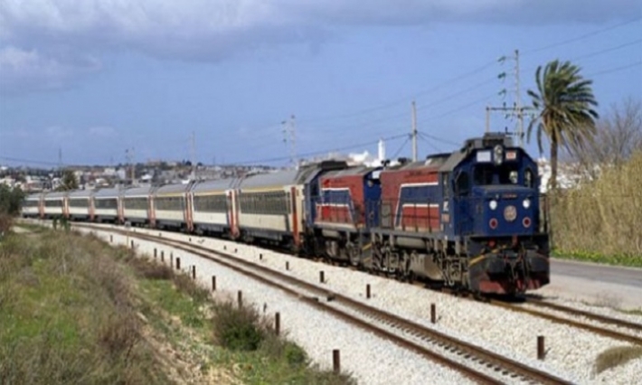 بعد توقف دام سبع سنوات: قطار صفاقس توزر يعود برحلة تجريبية 