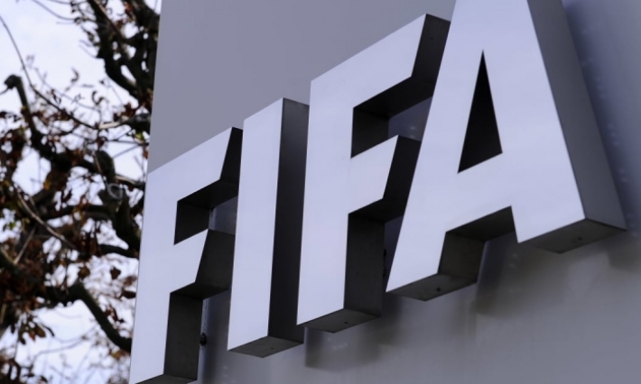 الفيفا تقترح تأجيل مباريات تصفيات كأس العالم بقطر