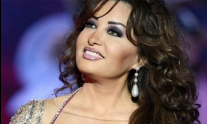 رغم عدم إدراجها في البرمجة: لطيفة العرفاوي حاضرة في مهرجان قرطاج 