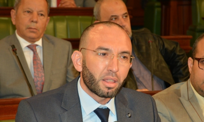 محمد العفاس: بعض النواب في مقدورهم تشييد الجسور بأموالهم لكن يفضّلون أن يأتوا إلى المجلس للبكاء والنحيب