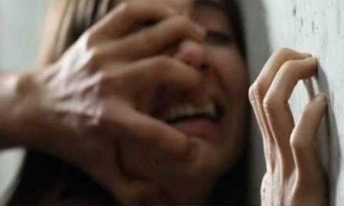 اغتصبها لأشهر كشرط لضمها للشرطة السرية