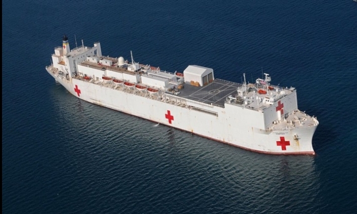 ترامب يأمر بتحريك مستشفى عائم نحو نيويورك لاستقبال مصابي كورونا 