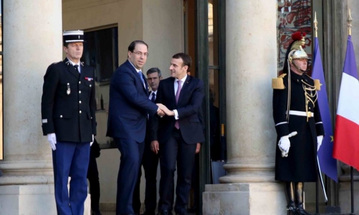 الشاهد يلتقي مع ماكرون في قصر الإليزيه