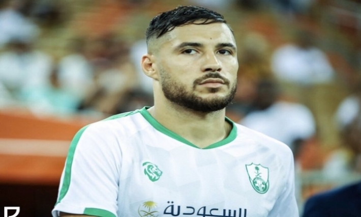أهلي جدة يستعد لتسليط عقوبة ثقيلة على اللاعب يوسف البلايلي 