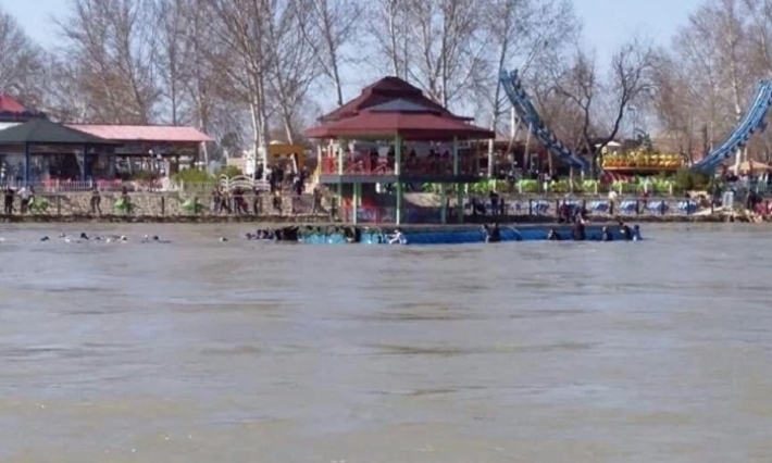 حوالي 100 قتيل وإعلان الحداد بعد غرق عبارة في العراق