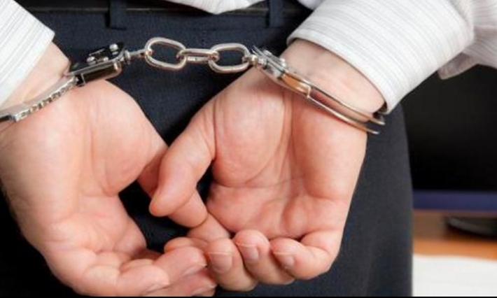 منصر: إيقاف رجل أعمال كان الوسيط الرئيسي في عقد اللوبيينغ 