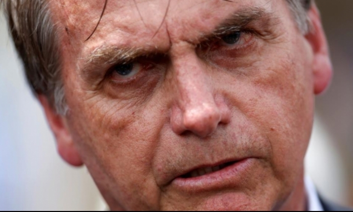 رئيس دولة يفقد ذاكرته بعد سقوطه في الحمام