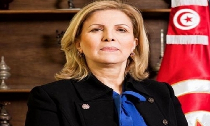 سلمى اللومي تزور مقام السيدة المنوبية في إطار حملتها الانتخابية