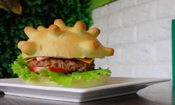  في العاصمة الفيتنامية "كورونا برغر" لرفع المعنويات