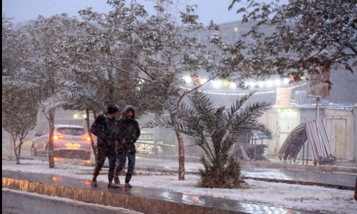 بعد 12سنة..الثلوج تكسو العاصمة العراقية