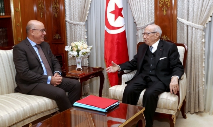 محافظ البنك المركزي يستعرض أوضاع الماليّة العمومية للبلاد في لقائه رئيس الجمهورية