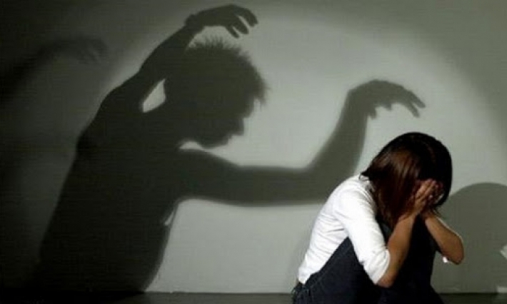 مستجدات نشر صور قاصر عارية على الانترنت بعد اغتصابها