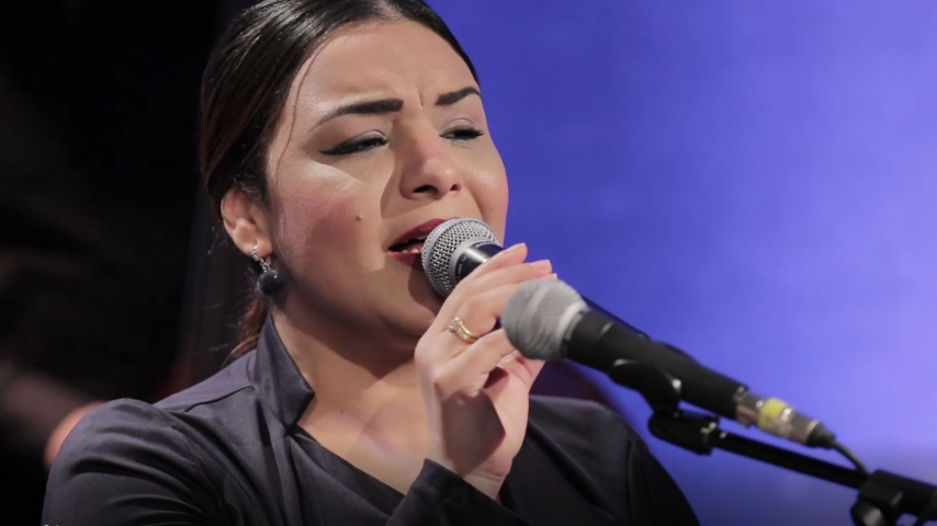 بالتونسي :  الفنانة جيهان عزوزي  تغنيلنا  "شرع الحب "