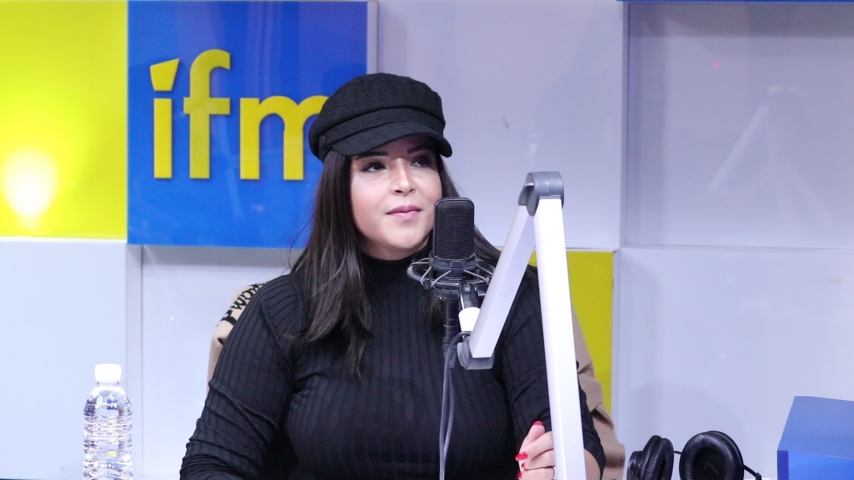   آمنة فاخر: نحضر في برشا جديد و عندي غنايةاول مرة  كلمات و الحان امرأة